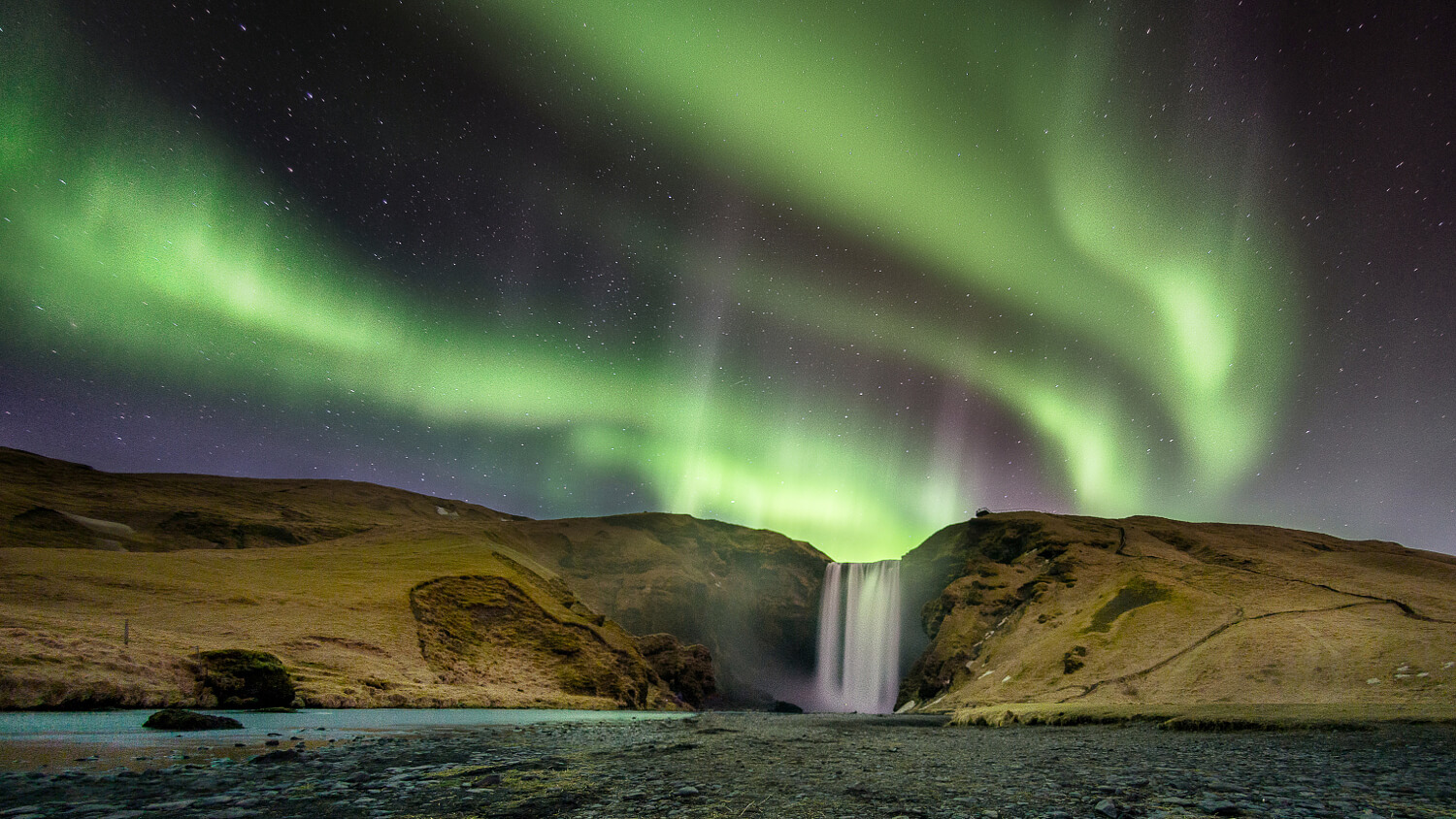 stock-photo-skogafoss-104572501.jpg thumbnail
