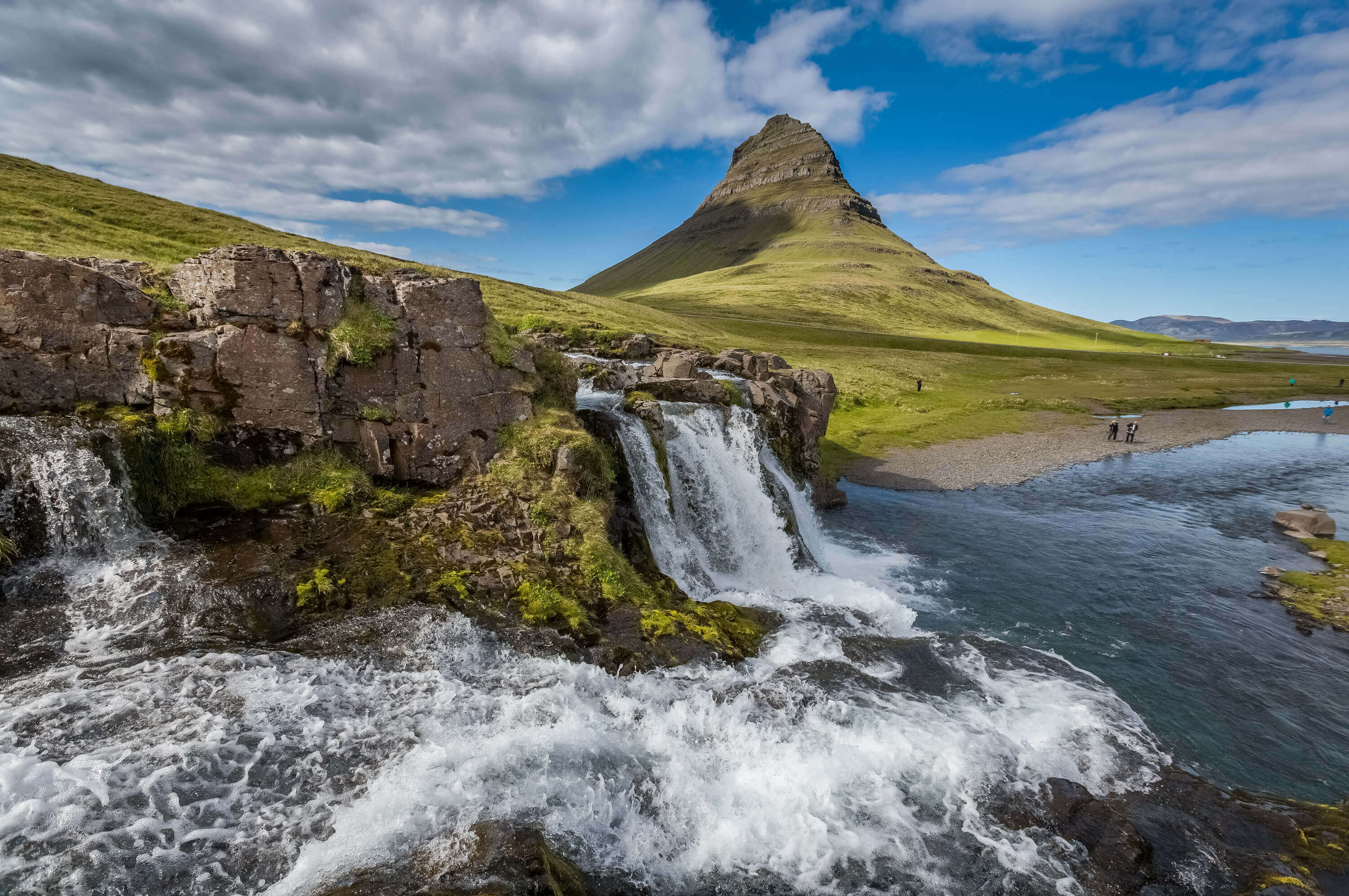 Исландия какая европа. Исландия Iceland. Рейкьявик Исландия горы. Киркьюфетль. Исландия Рейкьявик фото.